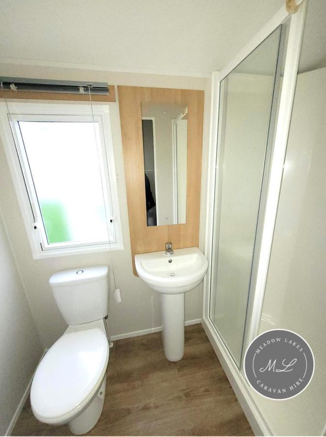Palm Grove 181- Golden Palm - Pet Friendly, Wifi, Central Heating, Bed Linen - Meadow Lakes Caravan & Lodge Hire Chapel Saint Leonards Dış mekan fotoğraf