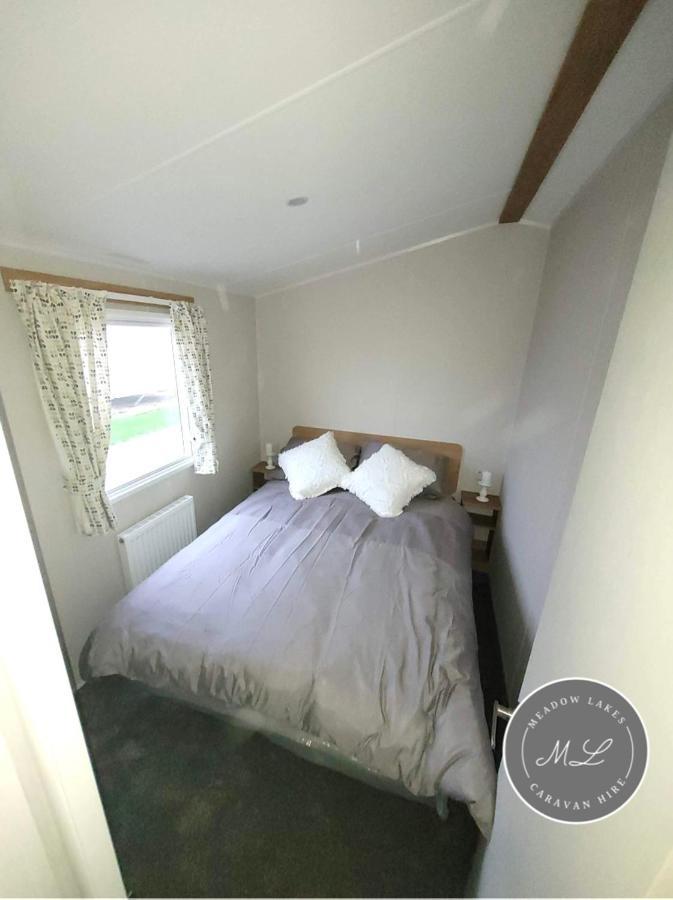 Palm Grove 181- Golden Palm - Pet Friendly, Wifi, Central Heating, Bed Linen - Meadow Lakes Caravan & Lodge Hire Chapel Saint Leonards Dış mekan fotoğraf